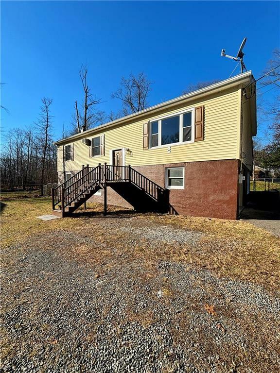 Property Photo:  84 Lenape Drive  PA 18302 