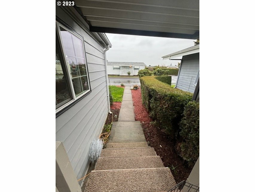 Property Photo:  5422 Portland Rd 107B  OR 97305 