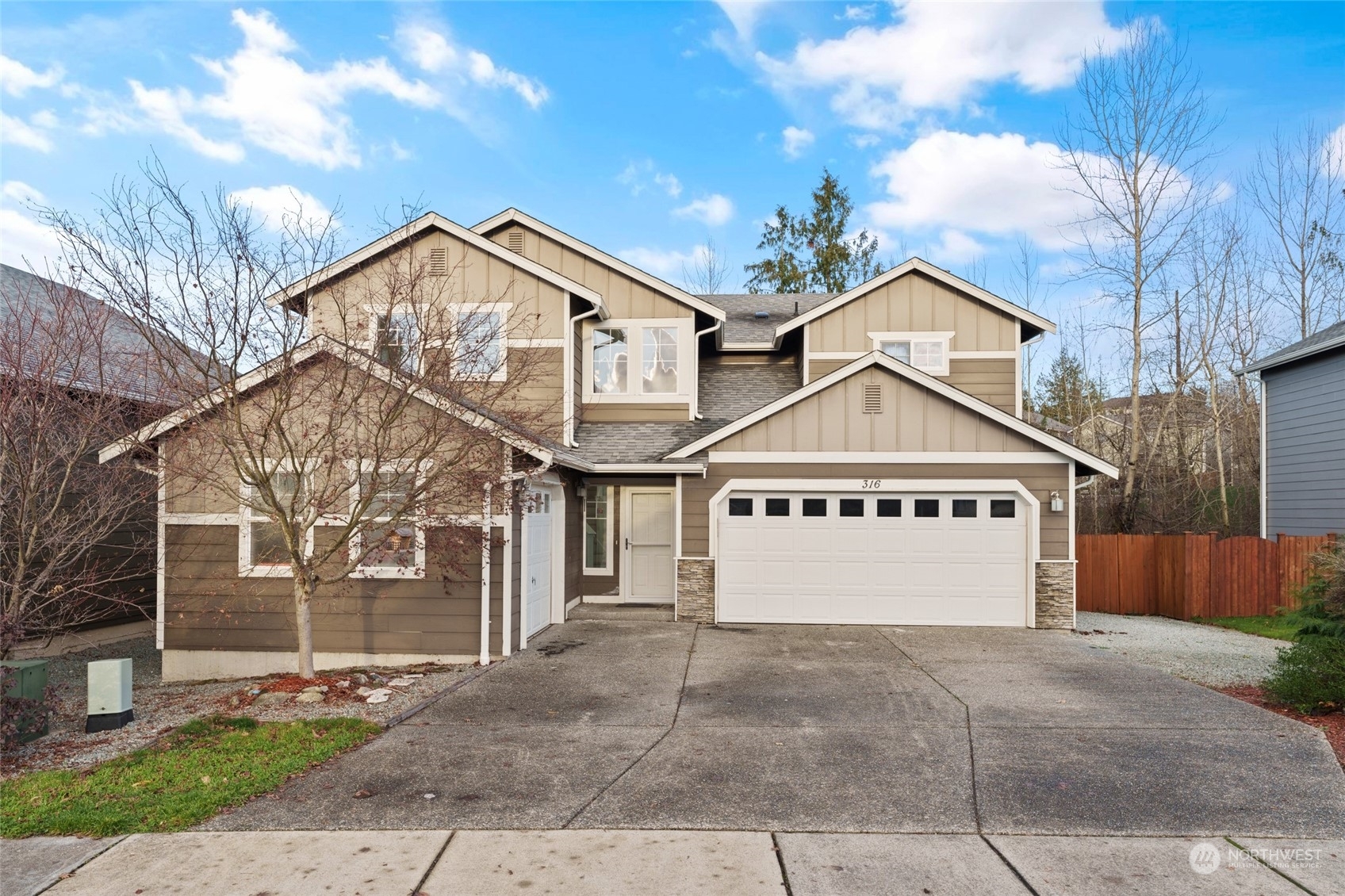 Property Photo: 316 Barry Loop WA 98274