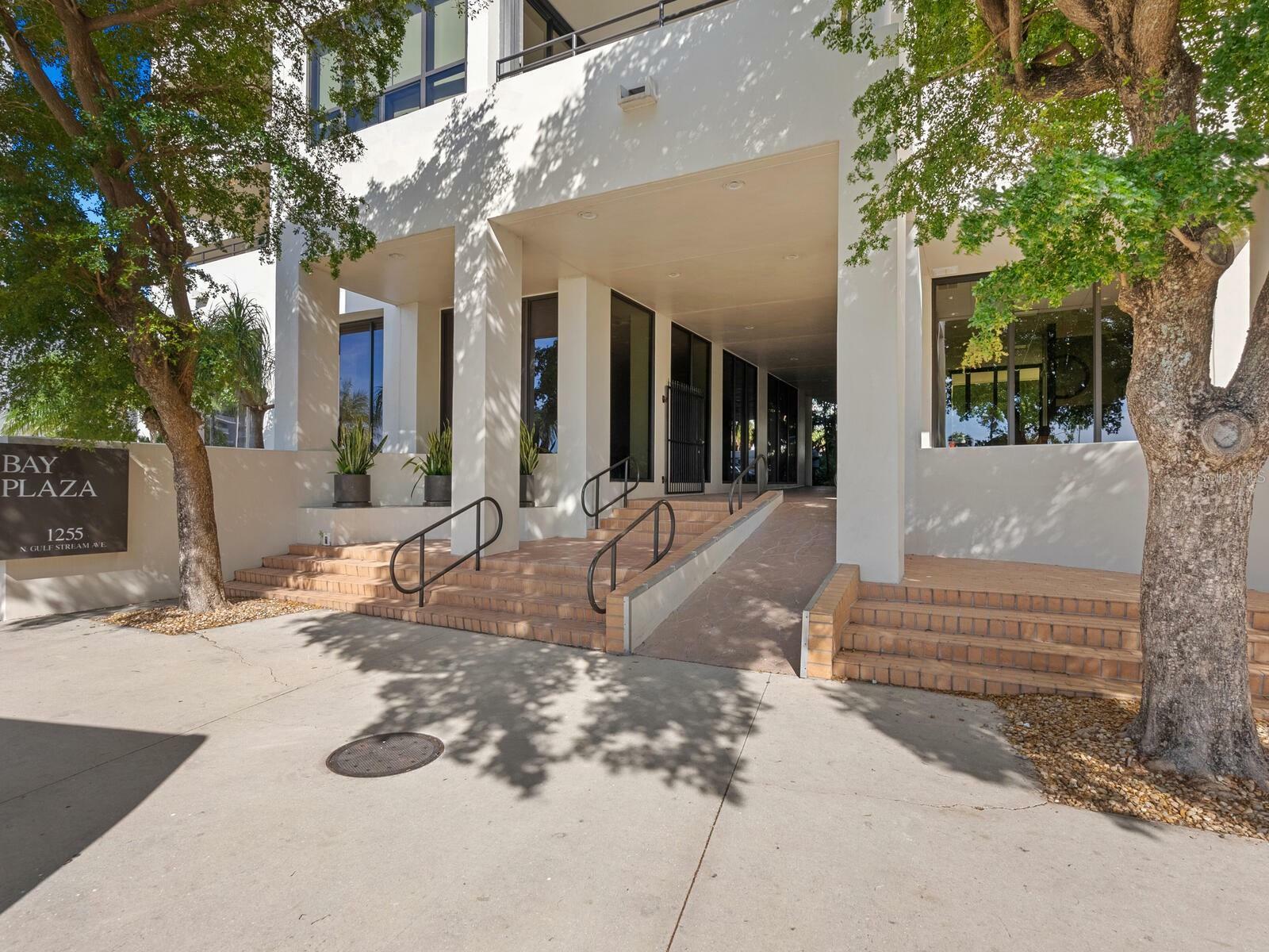 Property Photo:  1255 N Gulfstream Avenue 305  FL 34236 