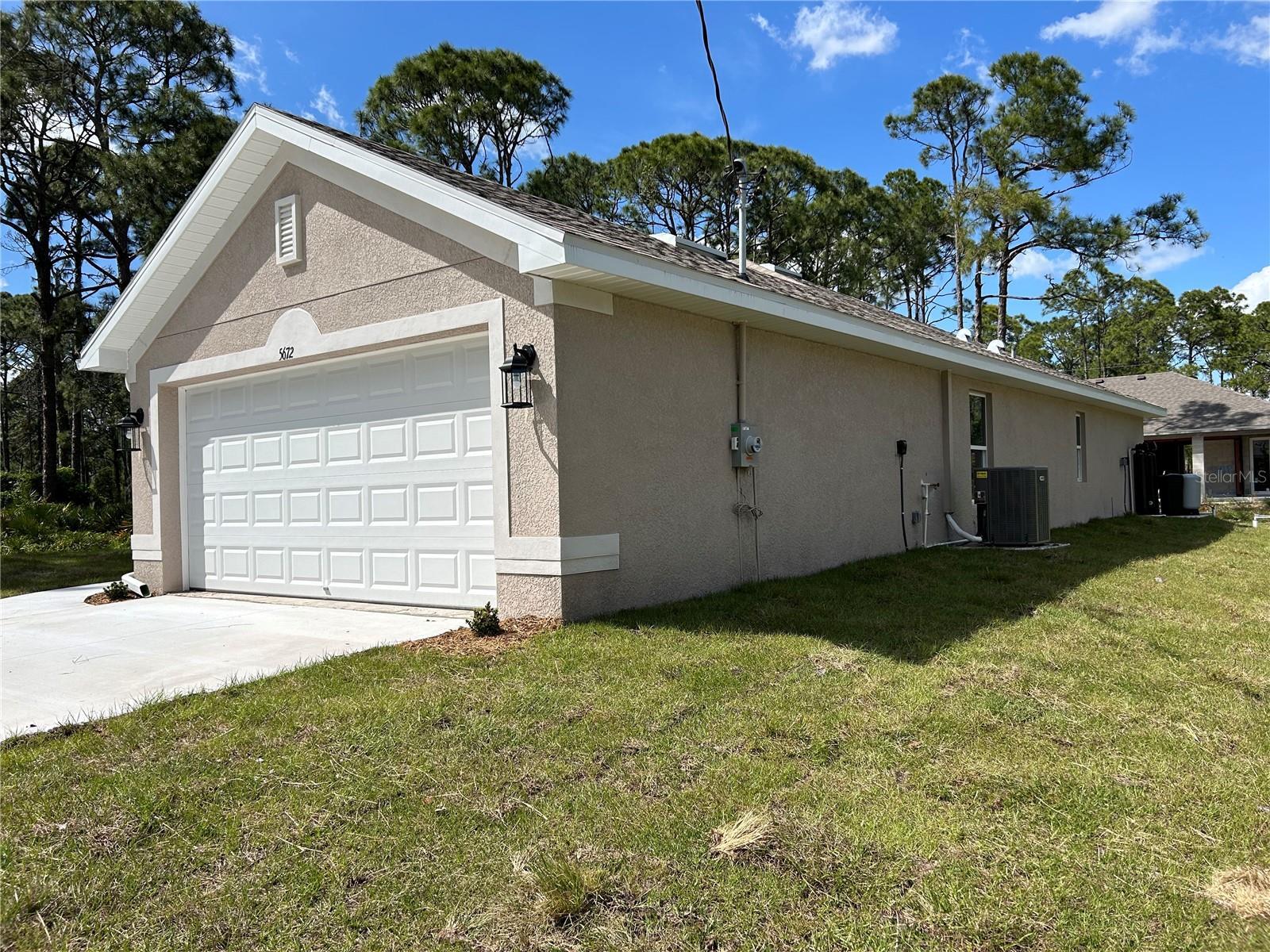Property Photo: 5672 Kumquat Avenue FL 34291