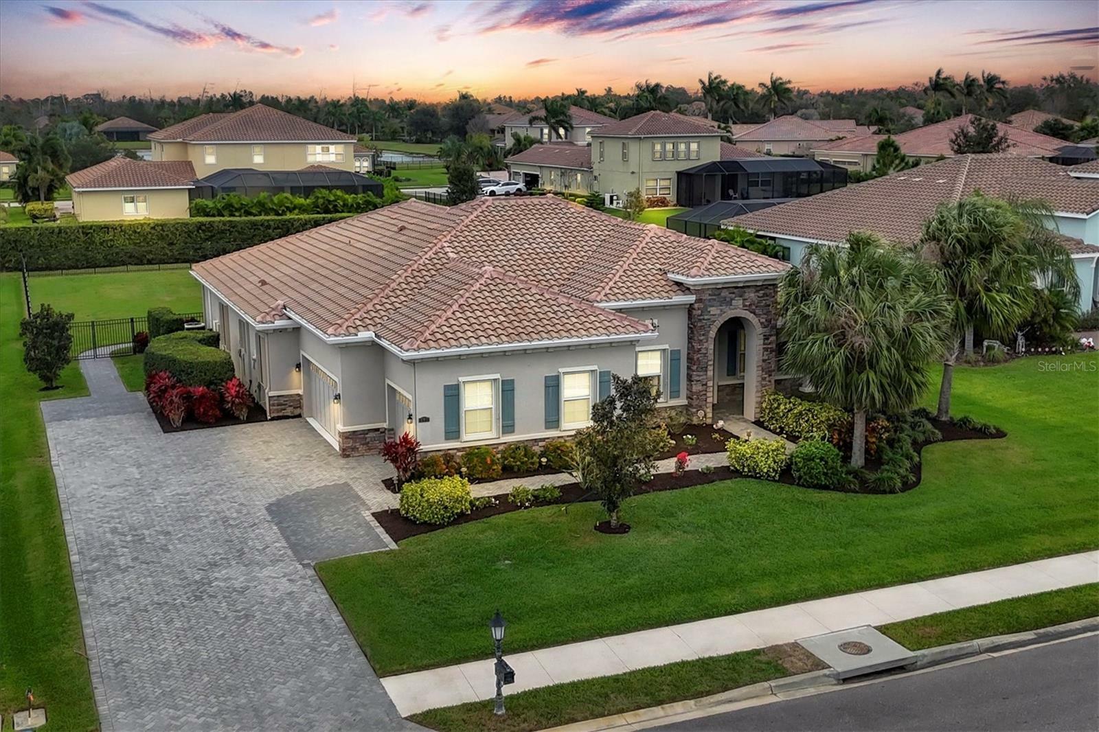 Property Photo: 207 167th Boulevard E FL 34212
