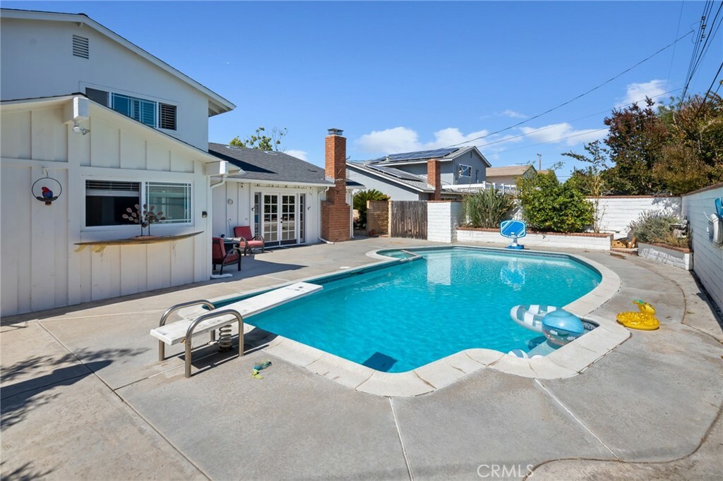 Property Photo:  9422 Nantucket Drive  CA 92646 