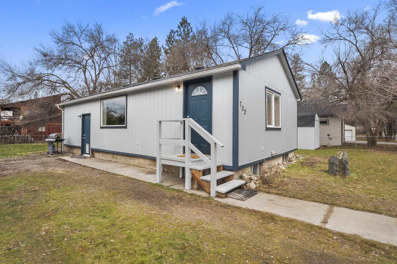 3 bed Spokane Valley home for sale 702 S McKinnon Rd, Spokane Valley