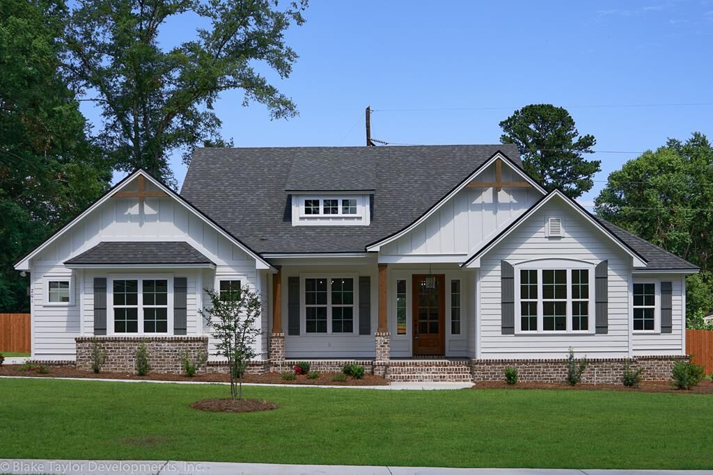 Property Photo:  201 Knob Hill  GA 31602 