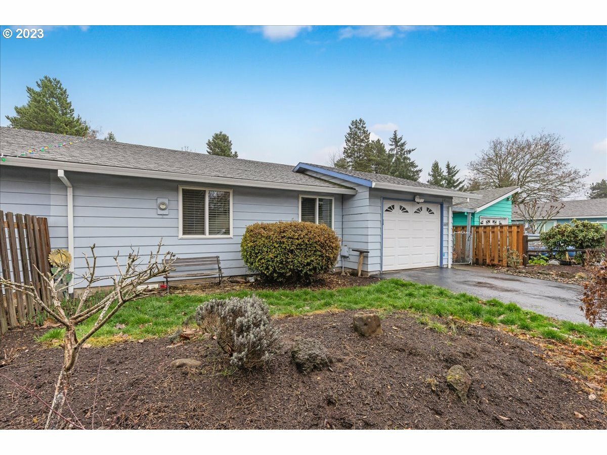 Property Photo: 1889 NE Barberry Dr OR 97124
