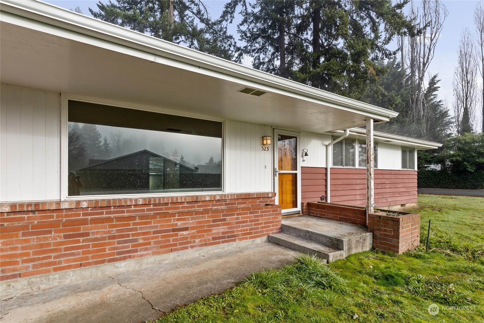 Property Photo: 523 127th Street E WA 98445