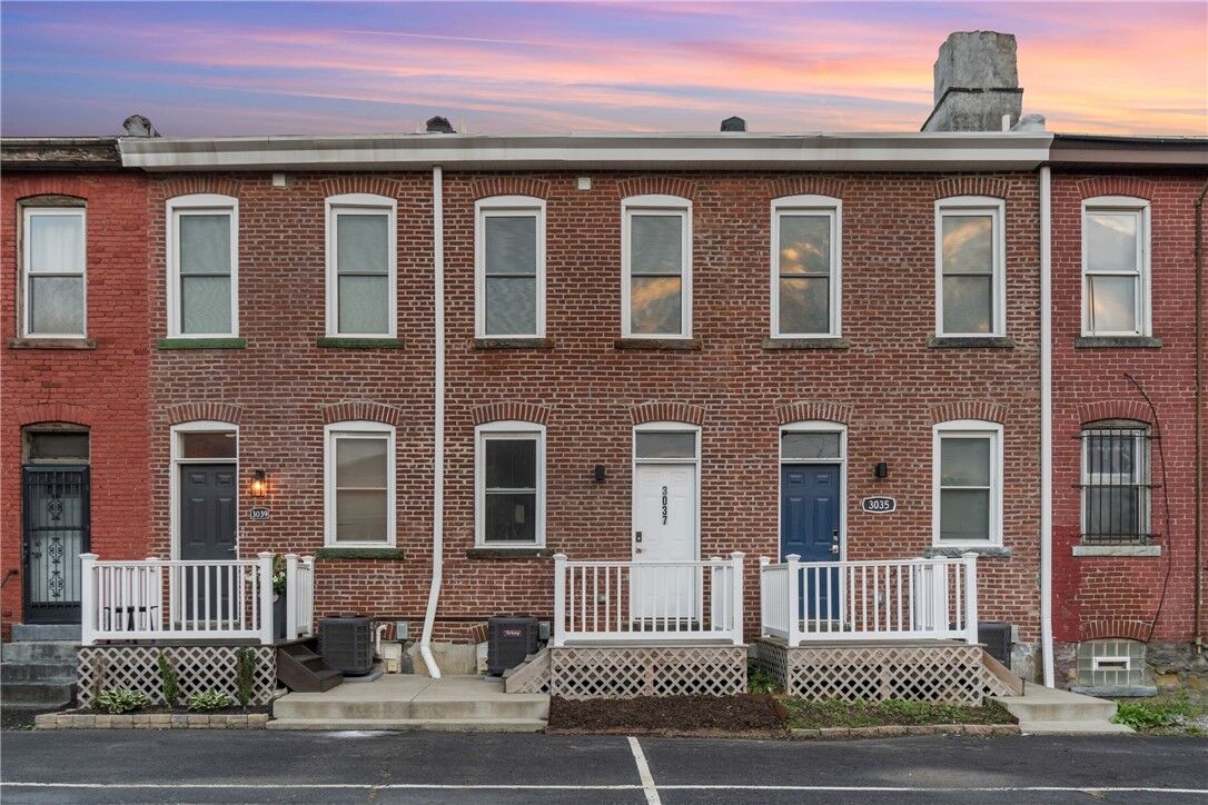 Property Photo:  3037 Spring Way  PA 15201 