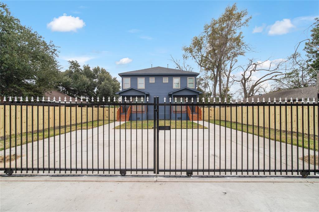 Property Photo:  2336 Charles Road A  TX 77093 