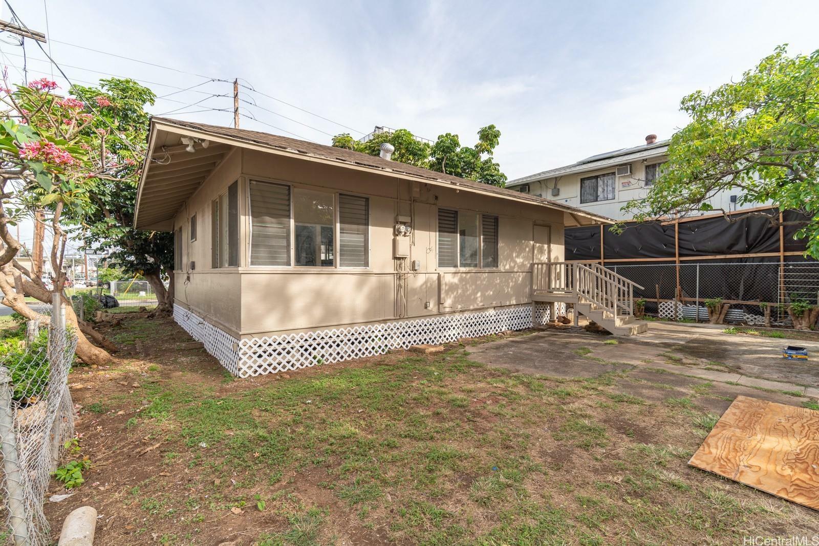 Property Photo:  1751 Algaroba Street  HI 96826 