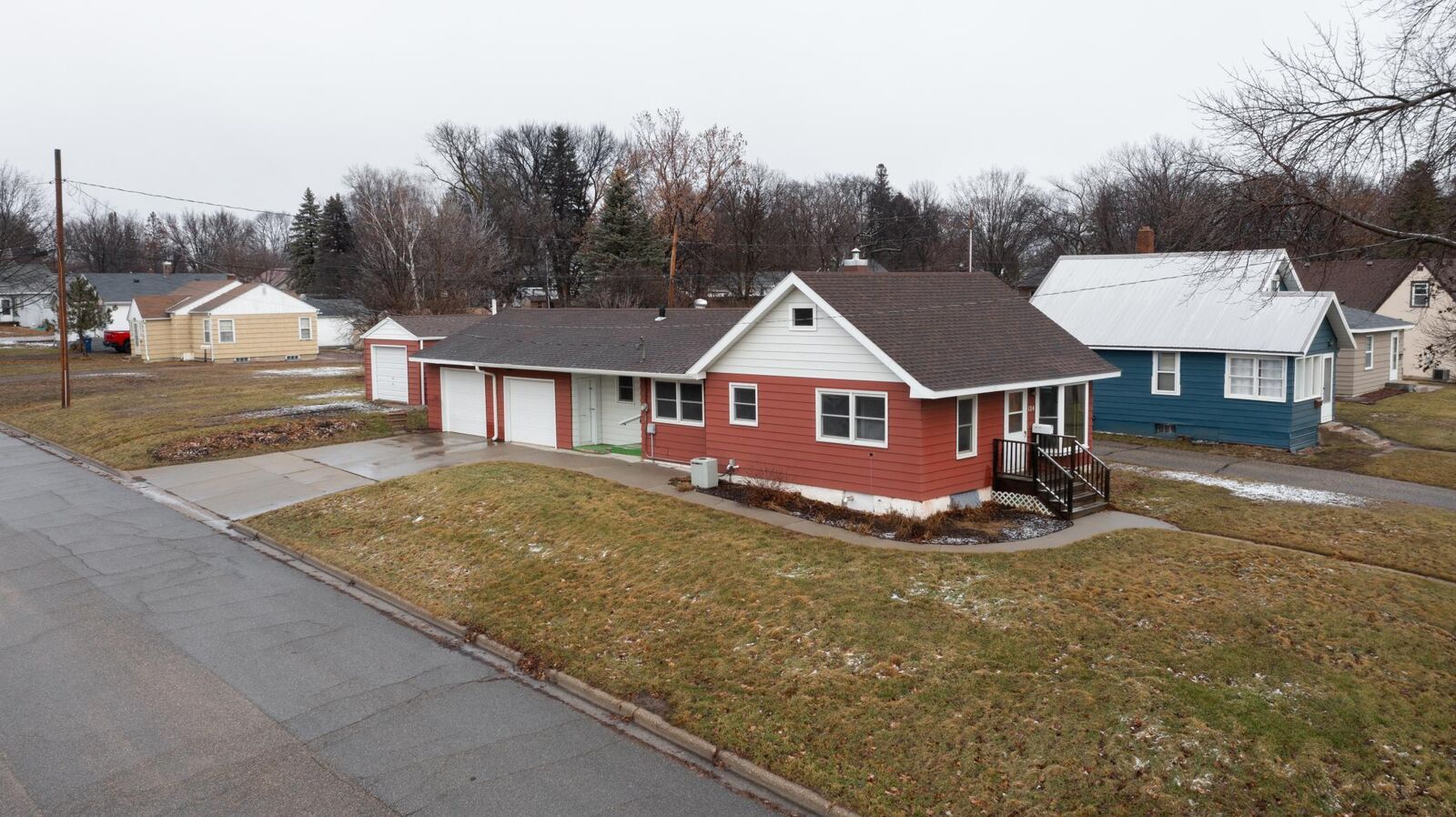 Property Photo: 124 W Cedar Avenue MN 56537
