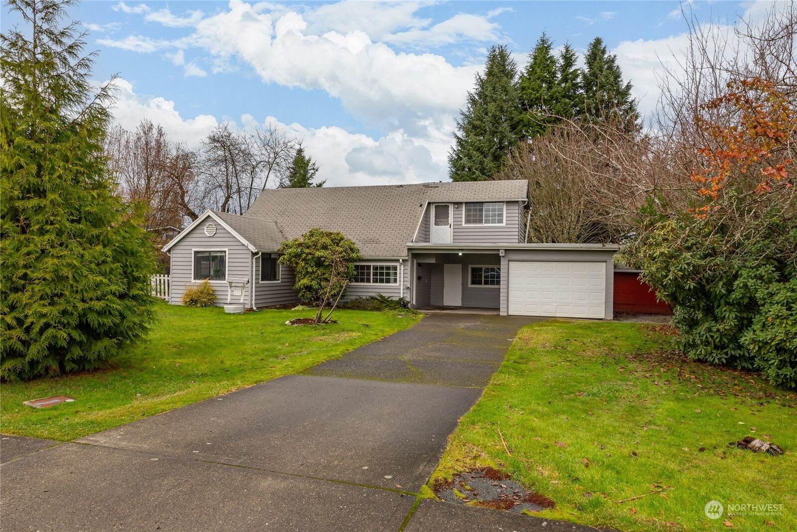 Property Photo:  1909 Gary Street  WA 98390 