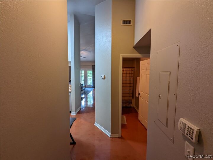 Property Photo: 9116 SW 51st Road 301 FL 32608