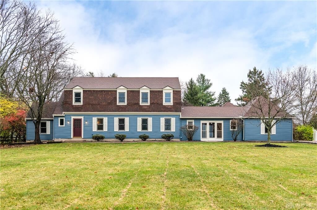 Property Photo: 1471 Lindenhurst Drive OH 45459