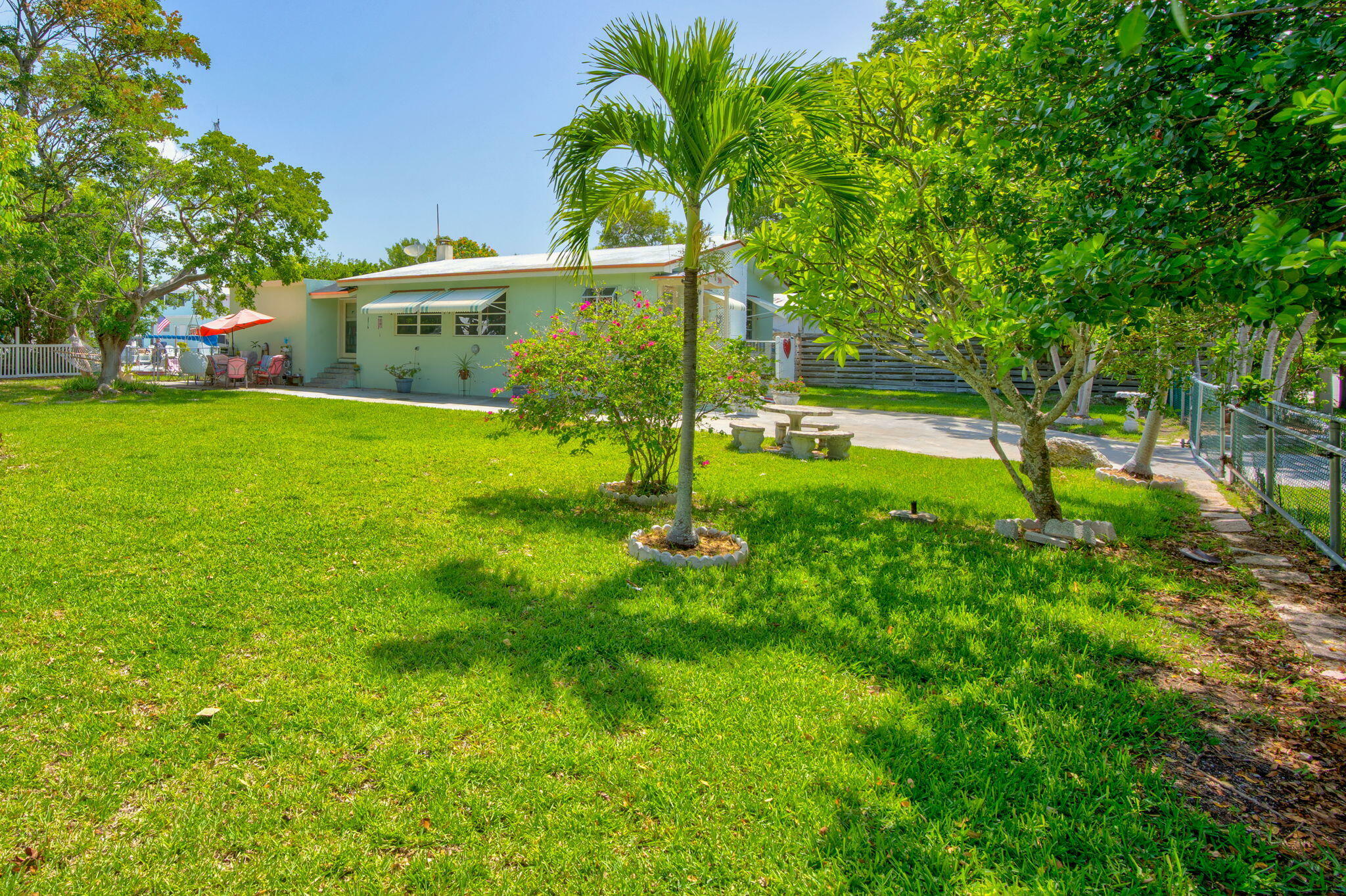 Property Photo:  301 Woods Avenue  FL 33070 