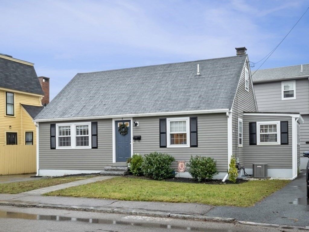 Property Photo:  4 South Pine Street  MA 01970 