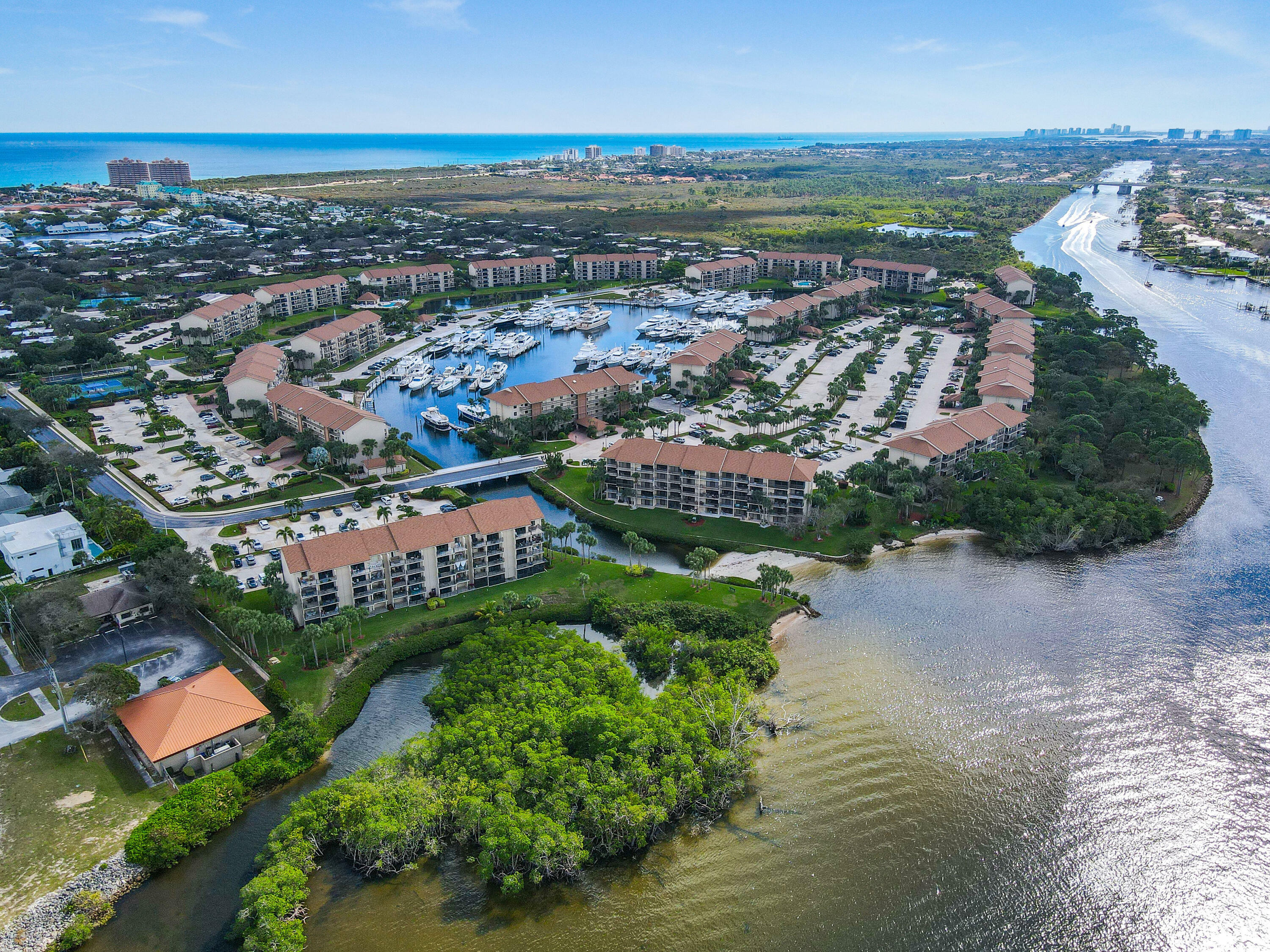 Property Photo:  2001 Marina Isle Way 102  FL 33477 