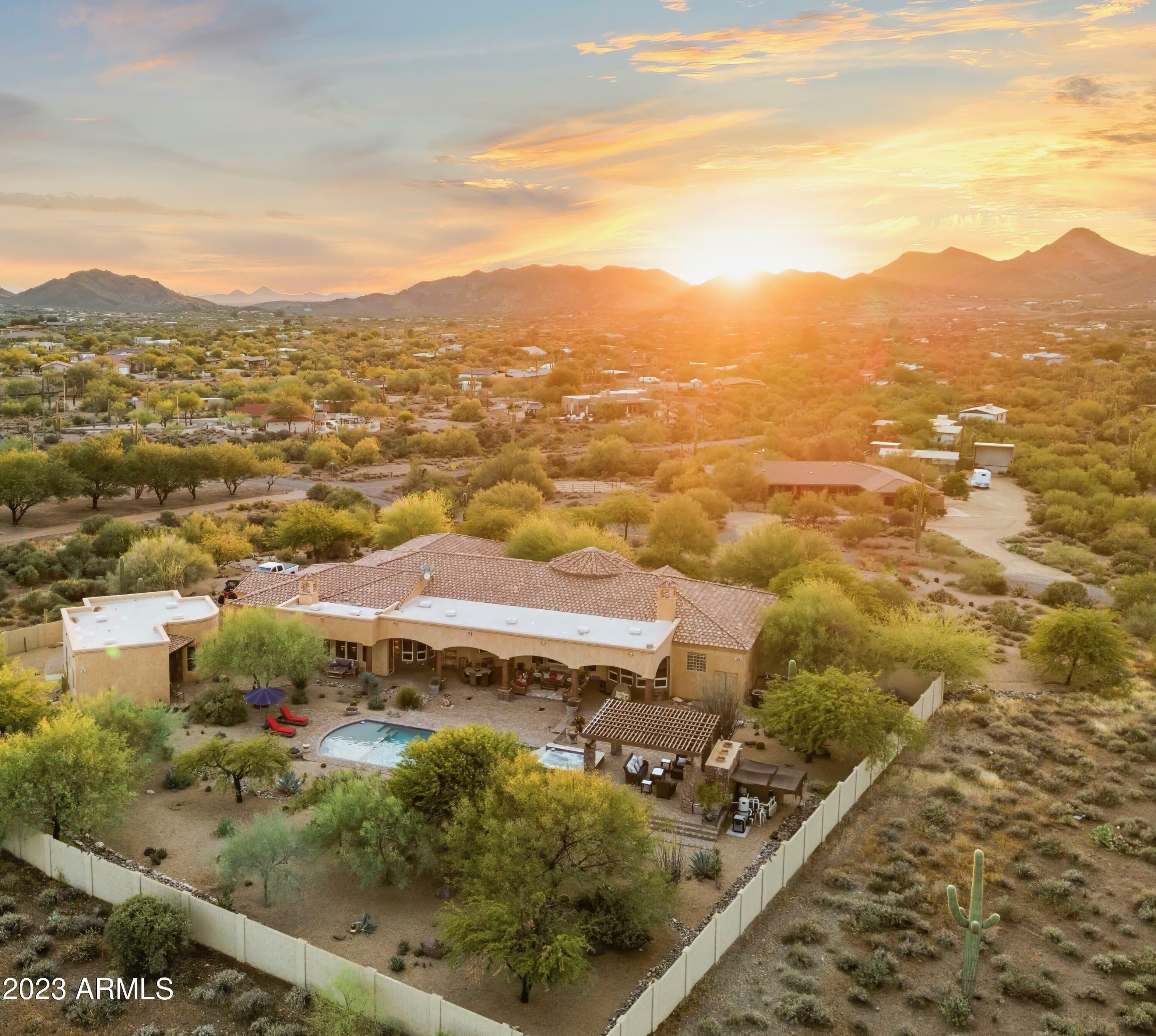 Property Photo:  40409 N Echo Canyon Drive  AZ 85331 