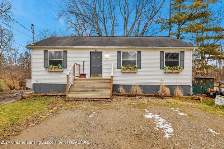 1721 Lake Lansing Road  Haslett MI 48840 photo