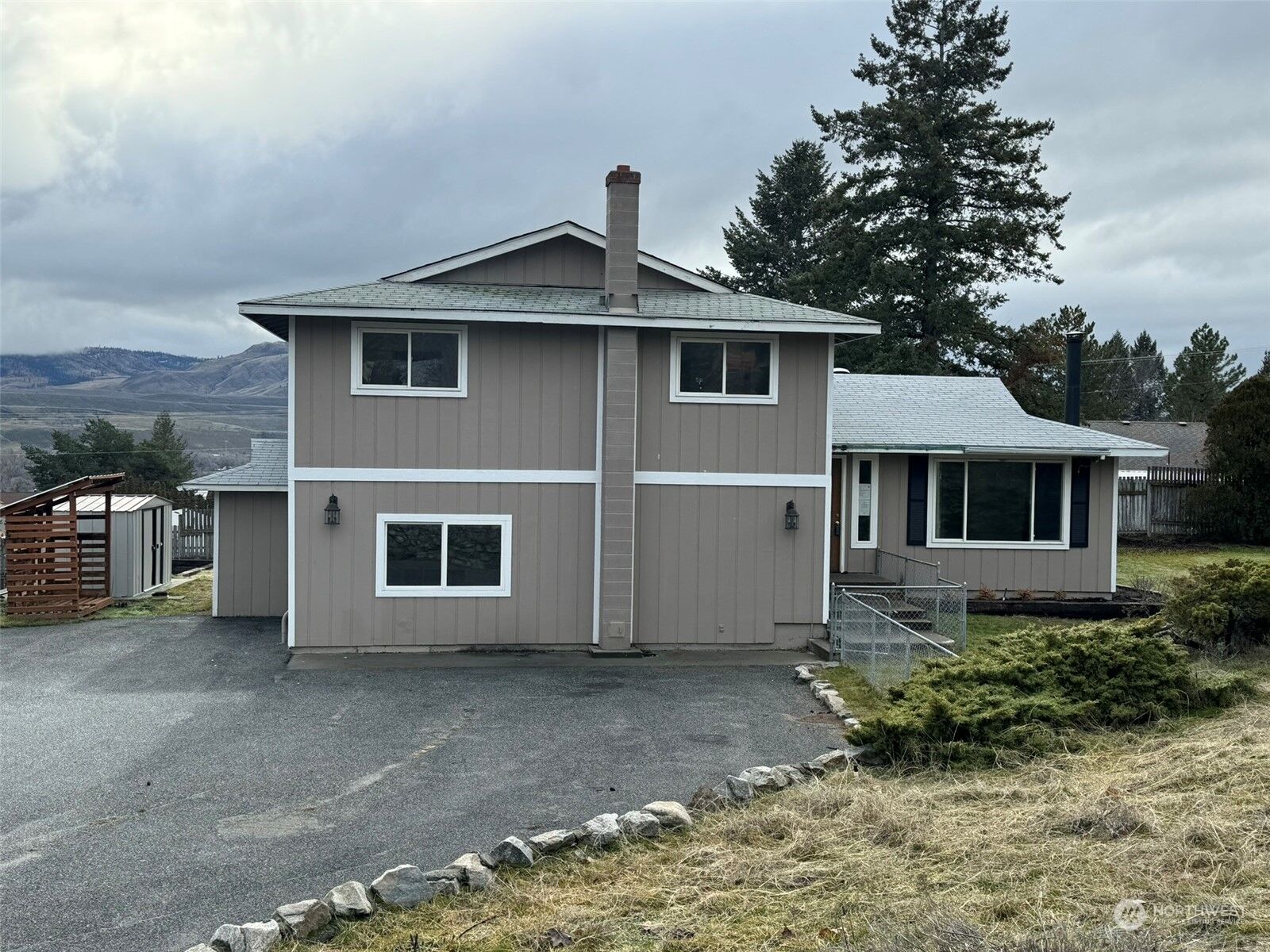 3 bed Omak home for sale 111 W Hale Avenue, Omak, WA 98841