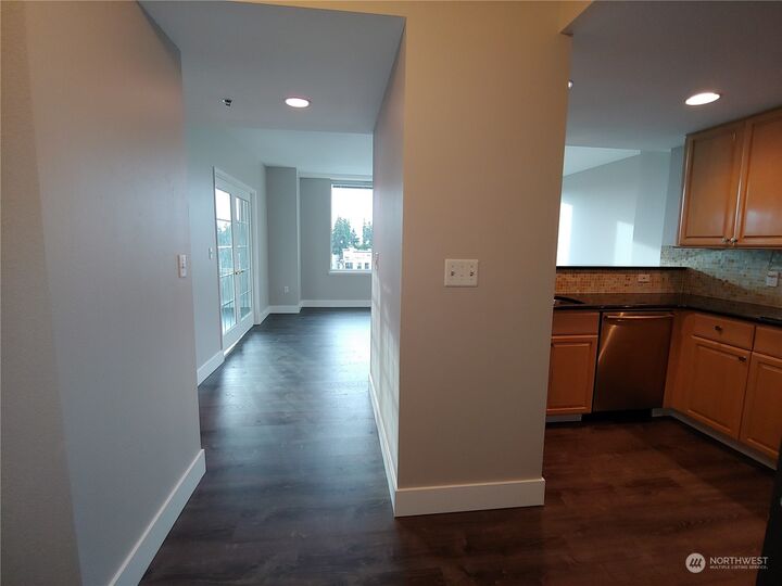 Property Photo:  177 107th Avenue NE 1104  WA 98004 