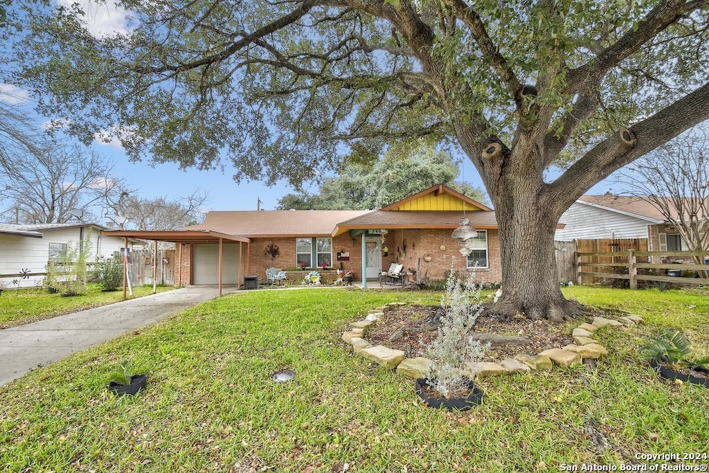 Property Photo: 3402 Autumn Ln TX 78219
