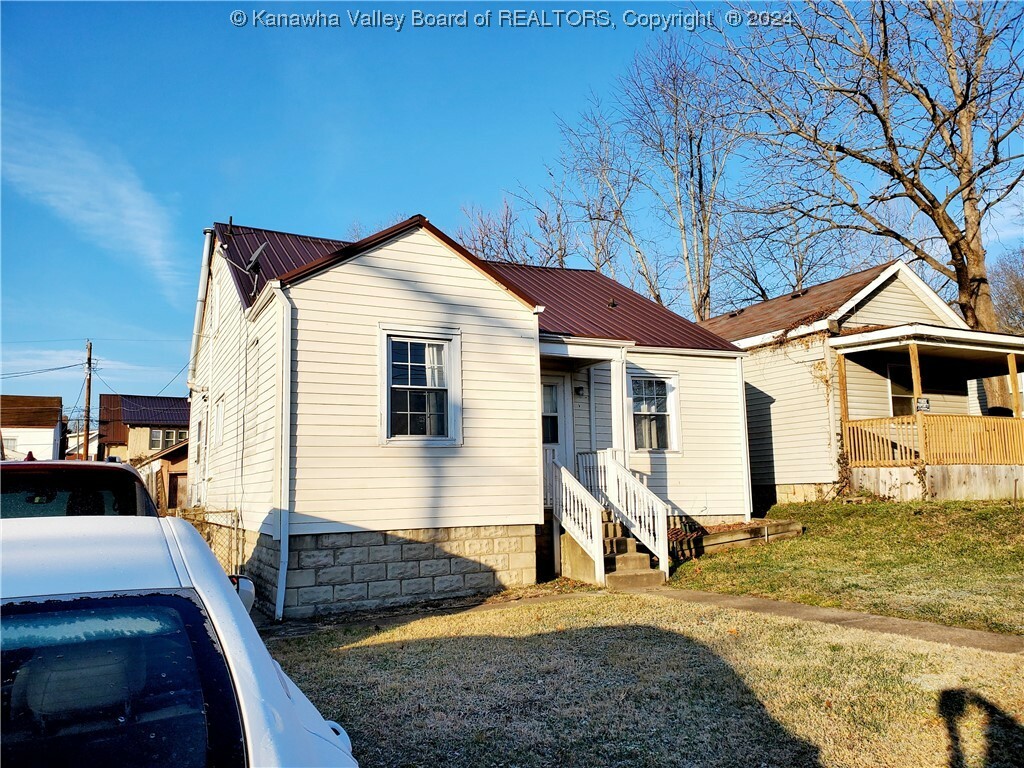 Property Photo:  1053 14th Street  WV 25701 