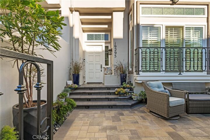 Property Photo:  19295 Wingedfoot Circle  CA 92648 