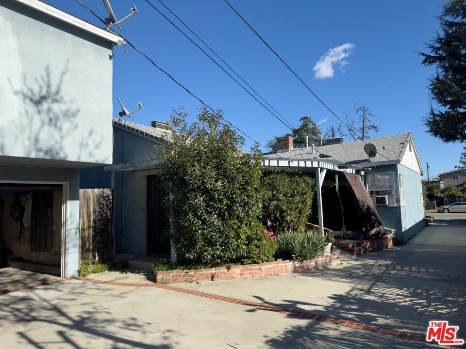 Property Photo:  2479 Lincoln Avenue  CA 91001 