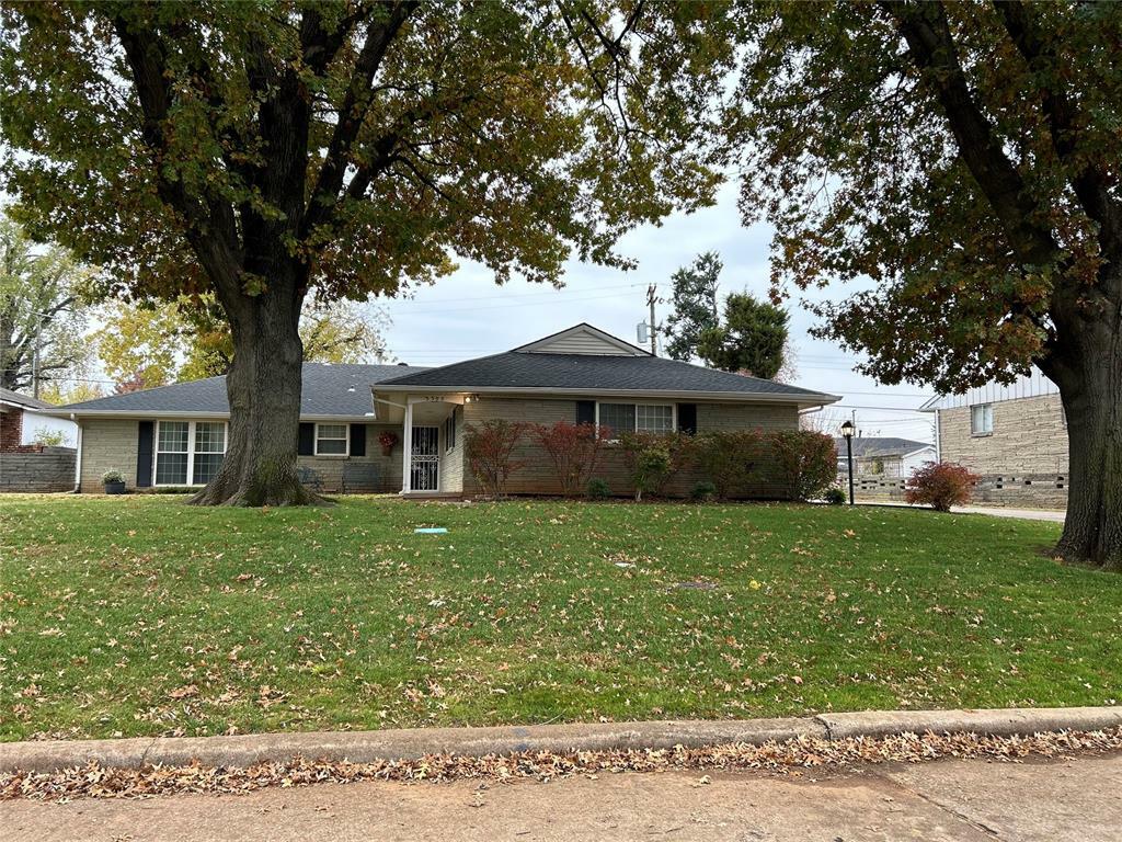 Property Photo:  3305 N Glenoaks Drive  OK 73110 