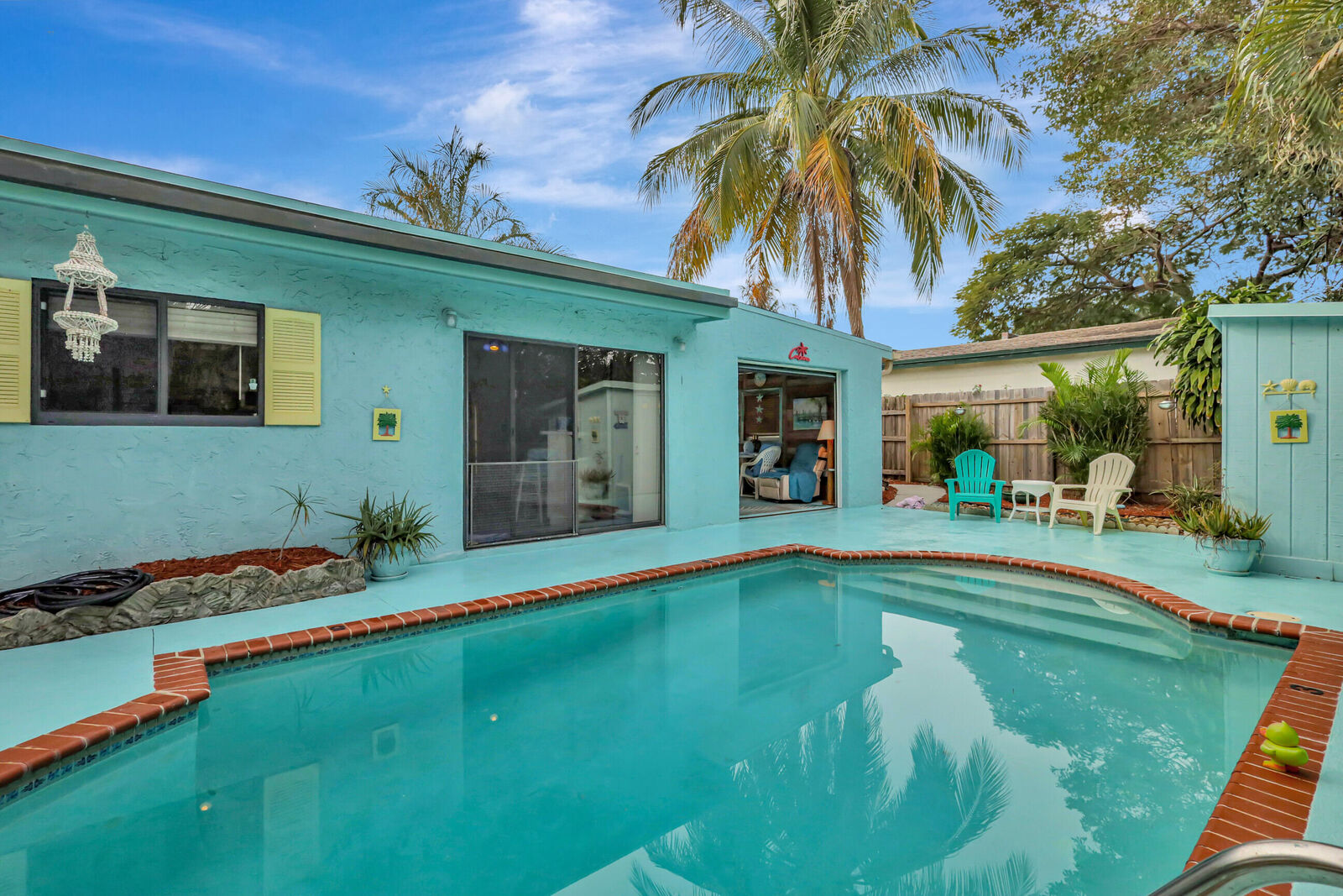 Property Photo: 705 Colonial Road FL 33405