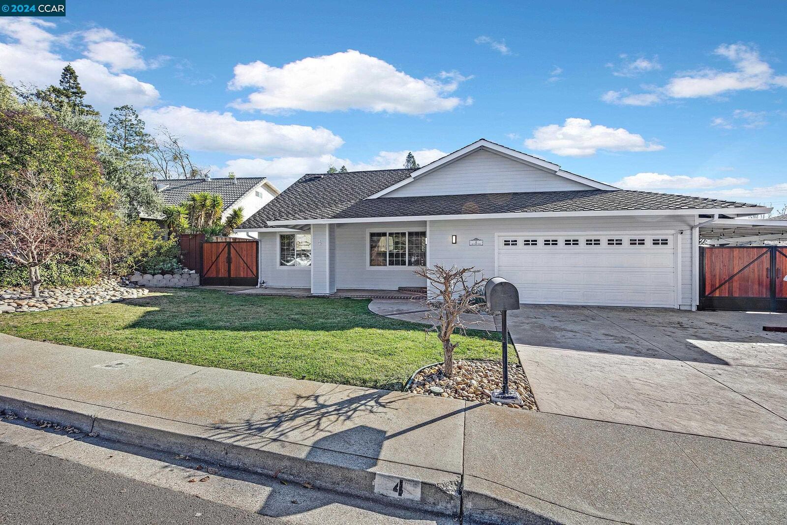 Property Photo:  4 San Pedro Pl  CA 94583 