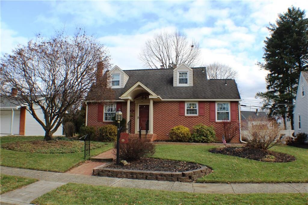 Property Photo:  2724 Elm Court  PA 18104 