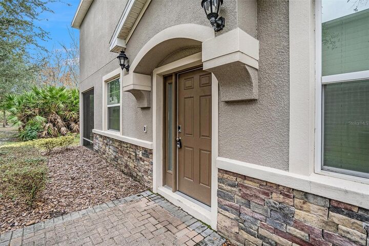 Property Photo:  3737 Silverlake Way  FL 33544 