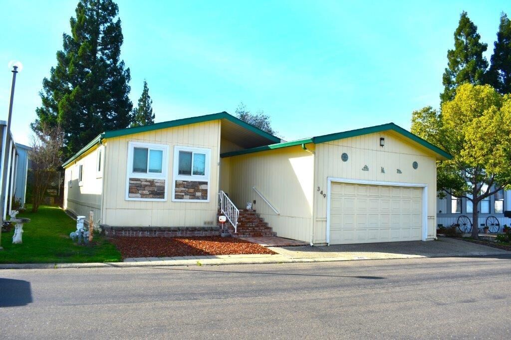 Property Photo: 349 Hendricks Way CA 95678