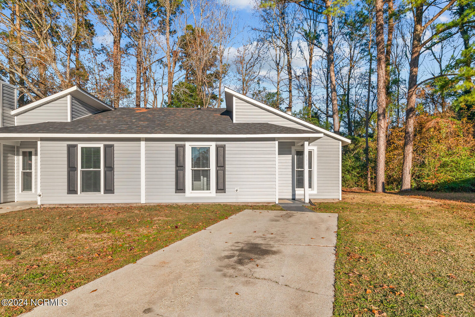 Property Photo:  135 Twinwood Drive  NC 28546 