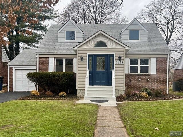 Property Photo:  36-23 Garden View Terrace  NJ 07410 