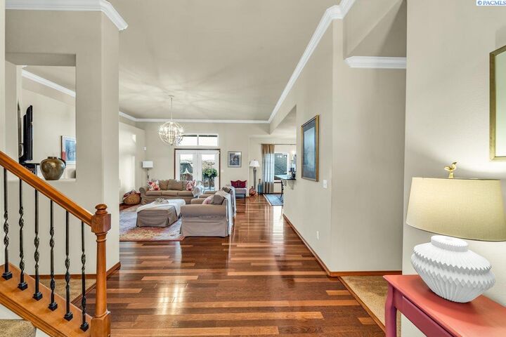 Home for sale in Richland 131 Mattis Dr, Richland, WA 99352