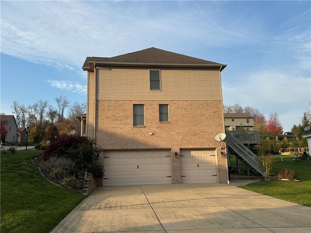 Property Photo:  1451 Oakton Dr  PA 15642 