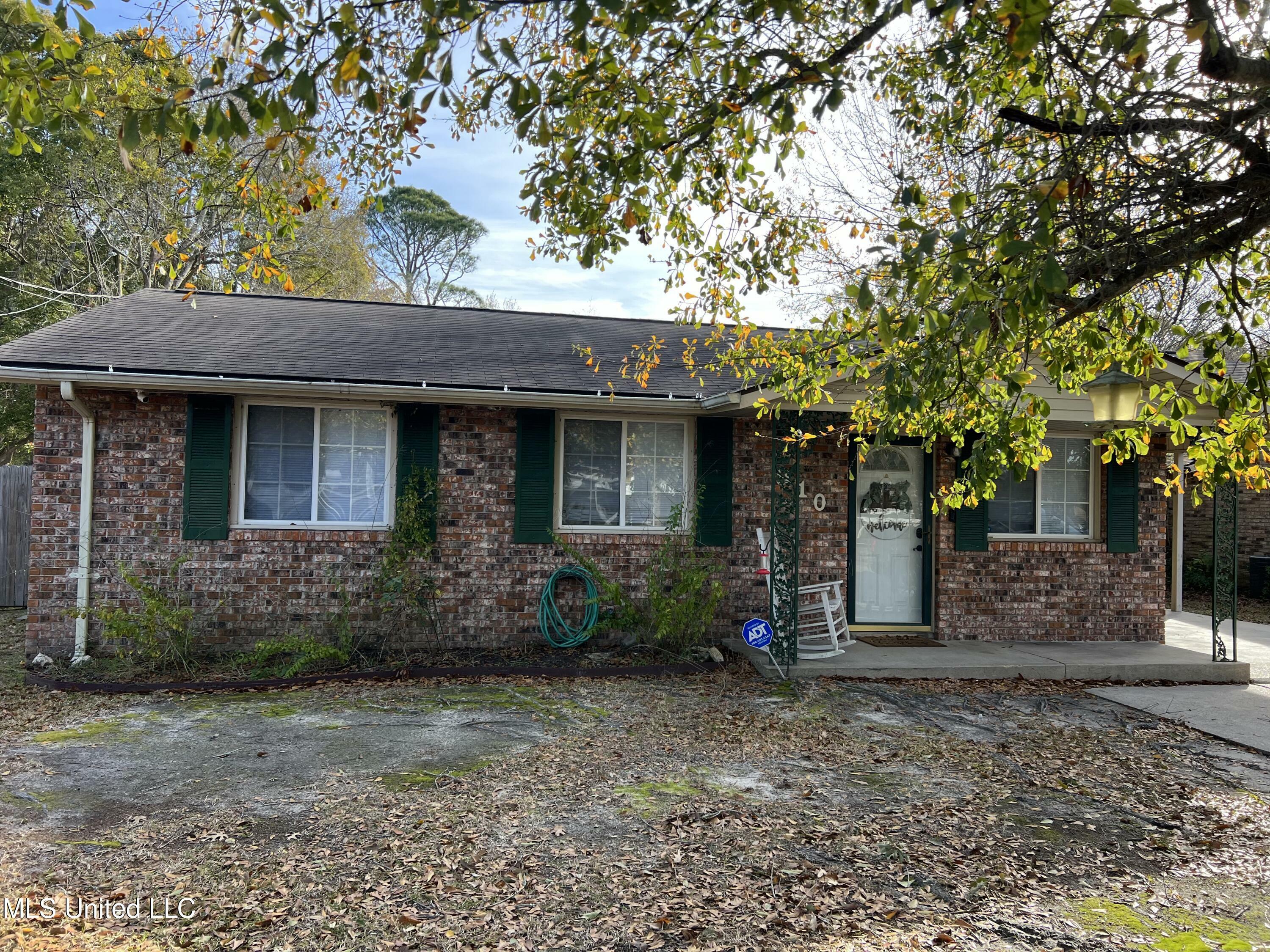 Property Photo:  910 Belair Street  MS 39567 