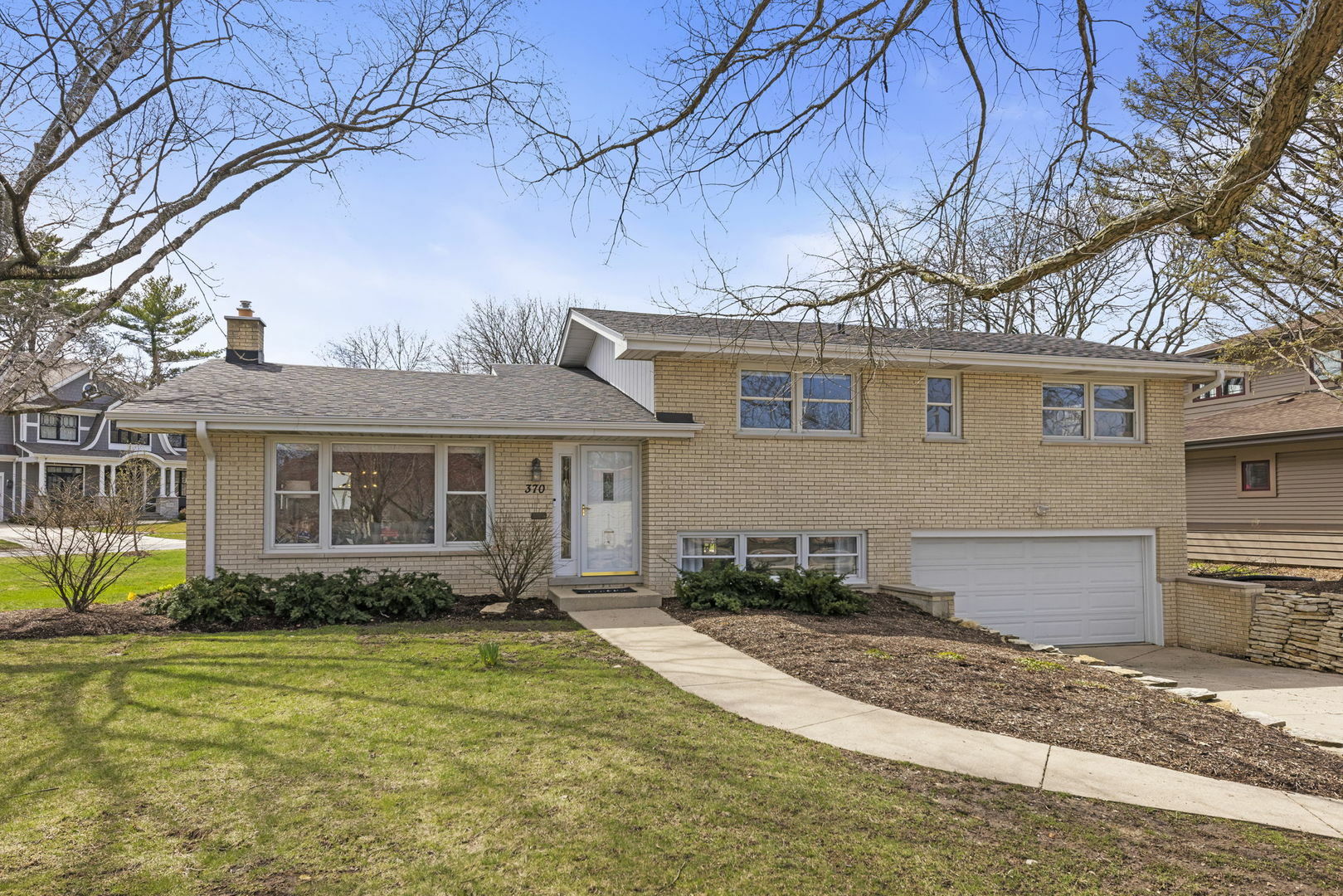 Property Photo:  370 Prairie Avenue  IL 60540 