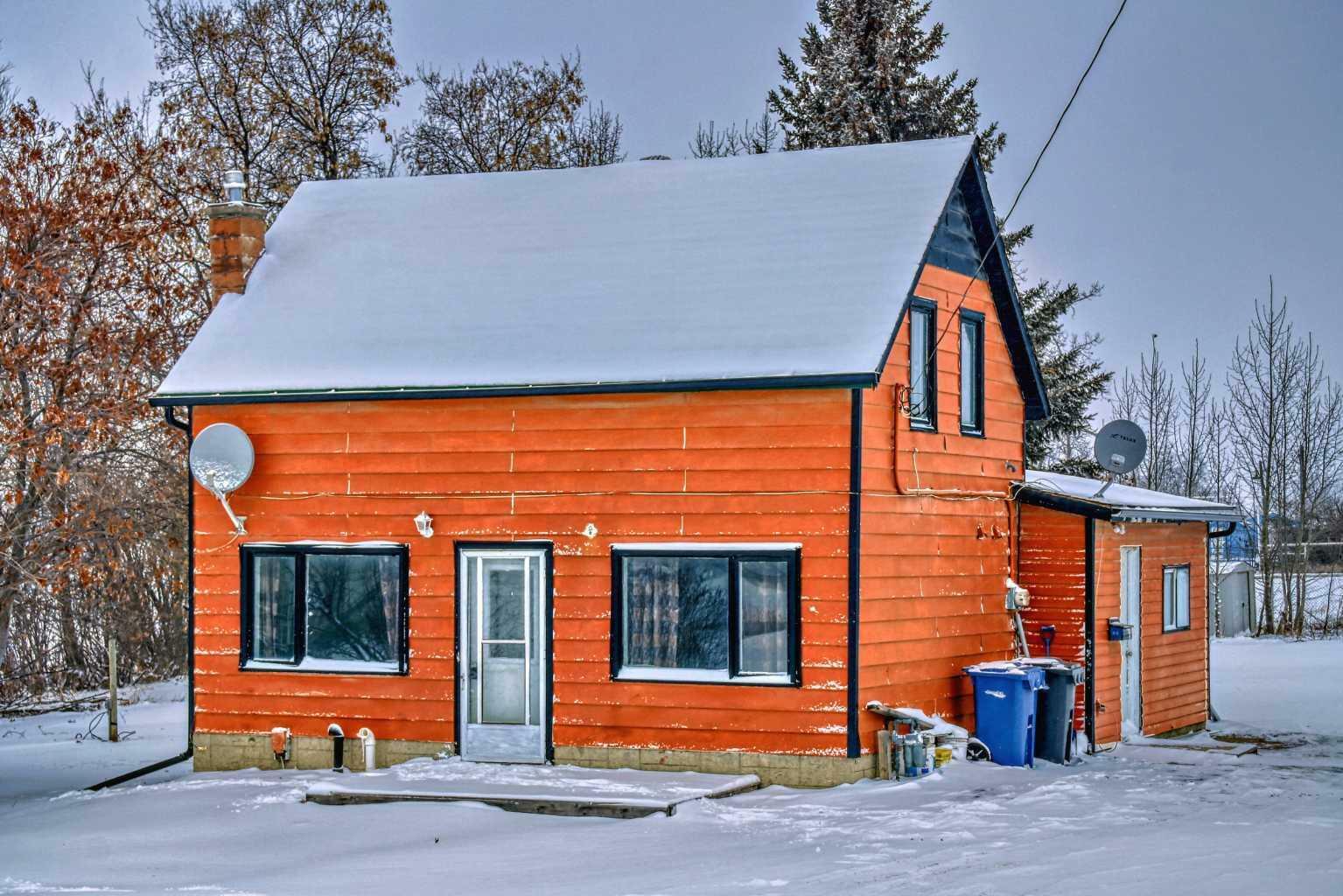 Property Photo: 1910 17 Avenue AB T0M 0K0