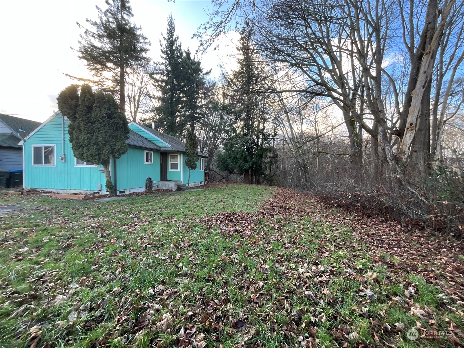 Property Photo:  501 E 4th Street  WA 98362 