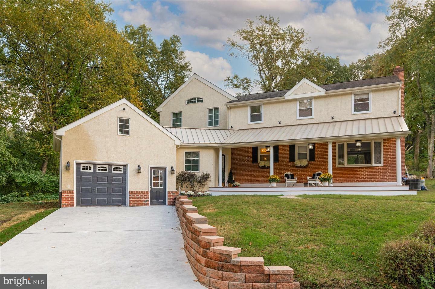 Property Photo:  952 E Cathedral Road  PA 19128 