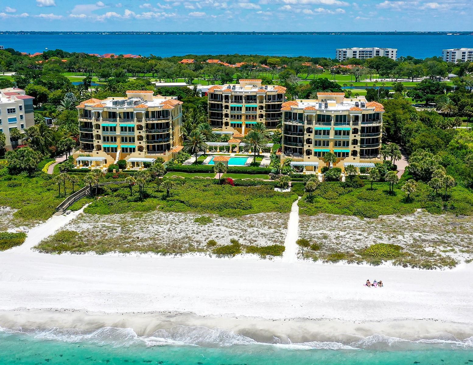 Property Photo: 2151 Gulf Of Mexico Drive 5 FL 34228