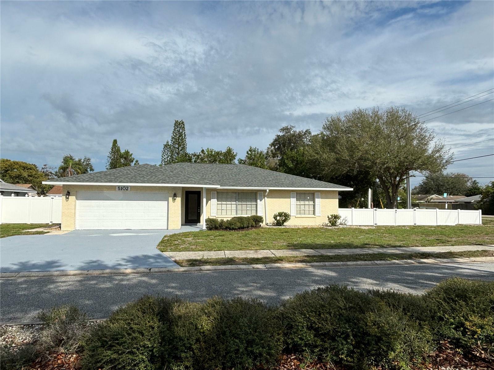 Property Photo: 5102 36th Avenue Drive W FL 34209