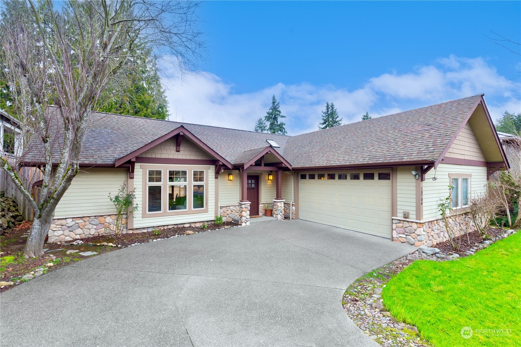 Property Photo:  10704 NE 28th Street  WA 98004 