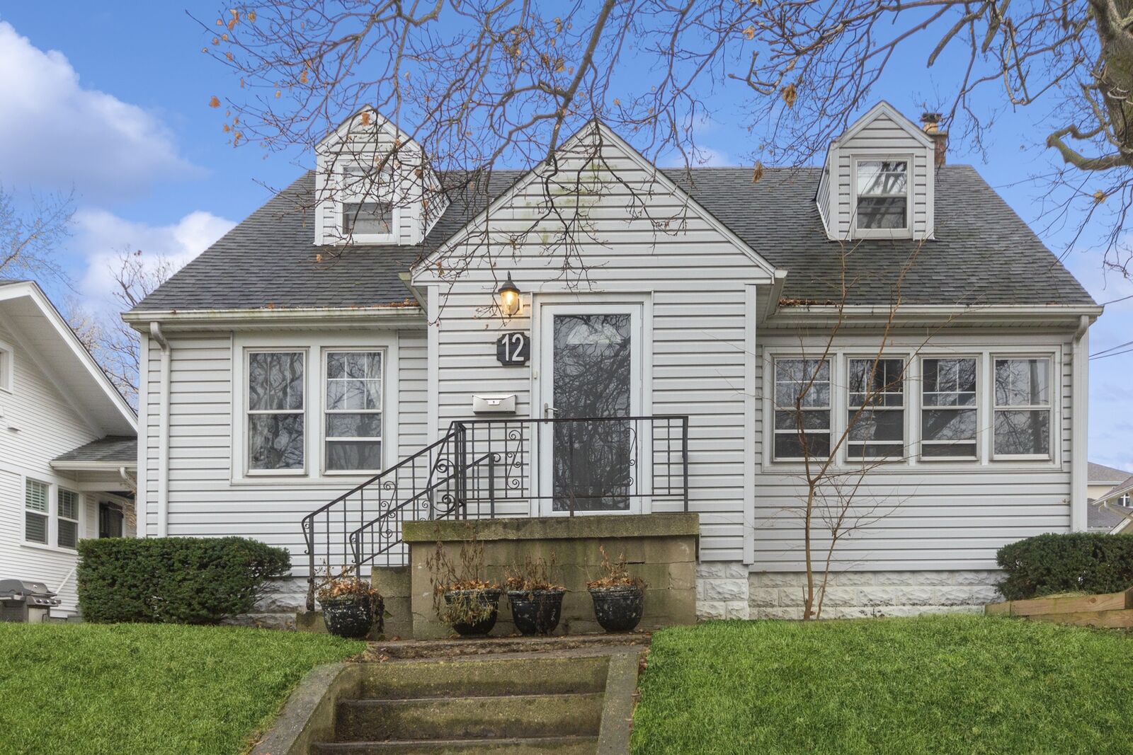 Property Photo:  12 E Division Street  IL 60439 