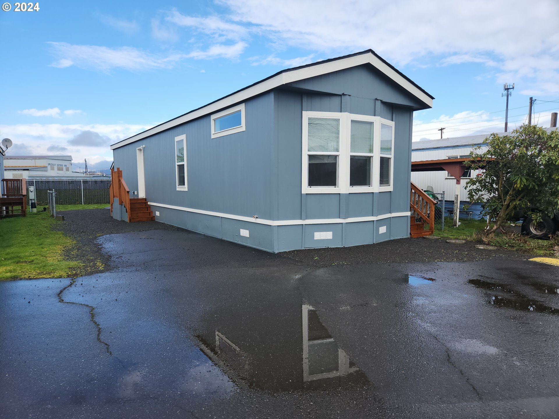 Property Photo:  605 California Way 23  WA 98632 