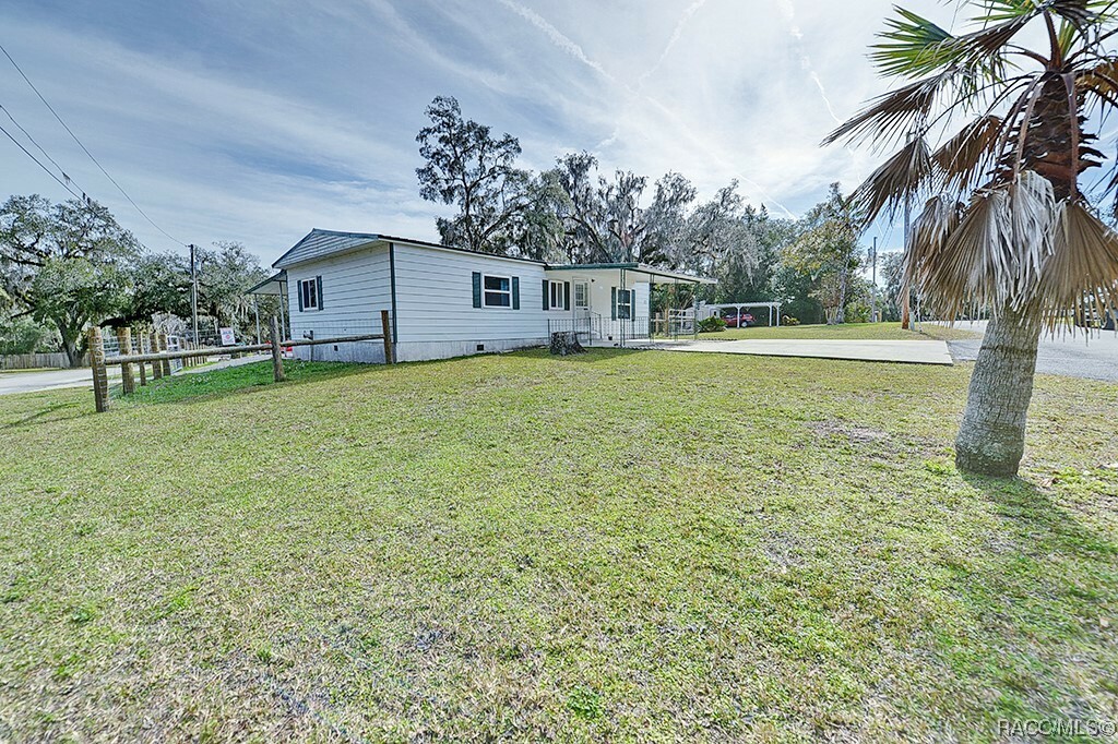 Property Photo:  8271 S Lake Consuella Drive  FL 34436 